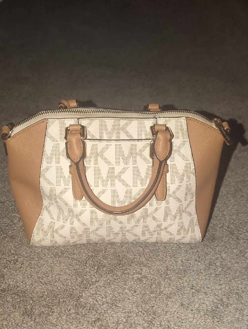 Michael Kors Hand / Crossbody Purse - Picture 3 of 14